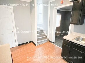 835 Nela View Rd in Cleveland Heights, OH - Building Photo - Building Photo