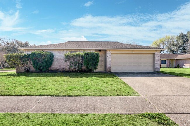 property at 204 Hearthside Cir