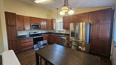 560 Little Creek Dr in Lebanon, OH - Building Photo - Building Photo