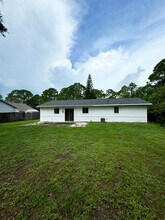 1029 Ulysses Ave SE in Palm Bay, FL - Foto de edificio - Building Photo