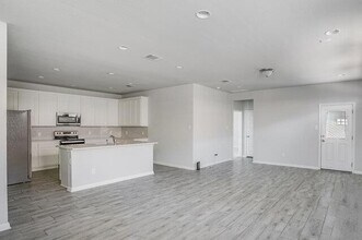 245 Wild Wind Trail in Jarrell, TX - Building Photo - Building Photo