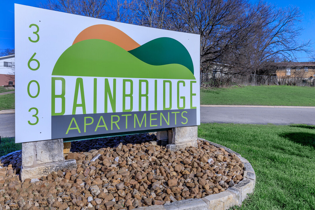 Bainbridge Apartments in Austin, TX - Building Photo