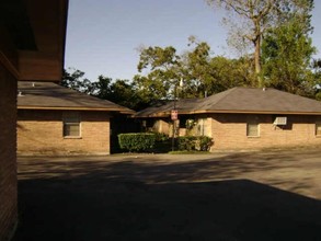 829-912 Ellena Rd in Houston, TX - Building Photo - Building Photo