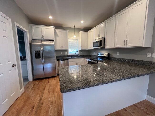 39 Eden Ave in Southington, CT - Building Photo - Building Photo