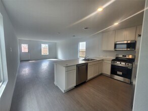 906 Pertuso Ln in Huffman, TX - Building Photo - Building Photo