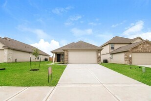 311 Pronghorn Dr in Huntsville, TX - Building Photo