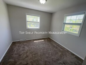 308 SW Westview Dr in Ankeny, IA - Building Photo - Building Photo