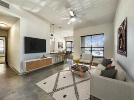 306 McGowen St in Houston, TX - Building Photo