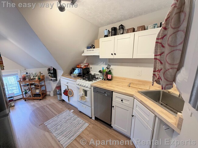 72 College Ave, Unit #3