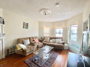 34 Darling St, Unit 3 in Boston, MA - Building Photo - Building Photo