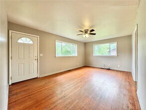 1022 Pettigrew St in Fayetteville, AR - Building Photo - Building Photo