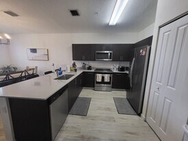 15520 SW 136th St in Miami, FL - Building Photo