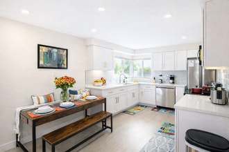 5827 W Vista Ave in Glendale, AZ - Building Photo - Building Photo