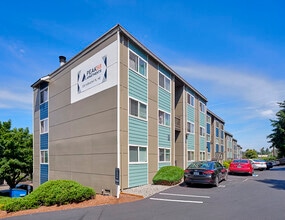 Peak 88 in Renton, WA - Foto de edificio - Building Photo