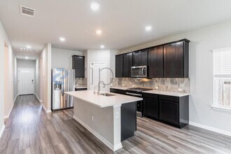 205 Ethan Run in Andice, TX - Building Photo - Building Photo