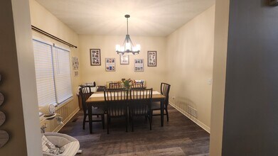 2497 Crestview Woods Dr in Newark, OH - Building Photo - Building Photo