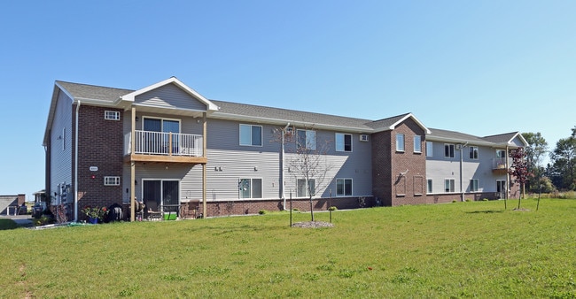 Manitowoc Lake Breeze Apartments in Manitowoc, WI - Building Photo - Building Photo