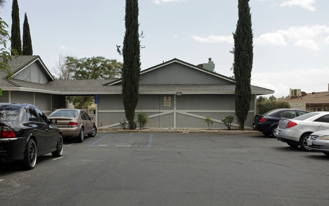 18989 Allegheny Rd in Apple Valley, CA - Building Photo - Building Photo