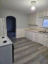 315 W Thomas St, Unit 4 in Bay City, MI - Building Photo - Building Photo