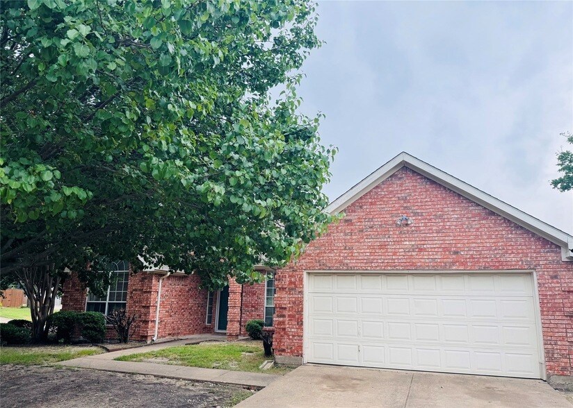 6501 Violet Dr in Rowlett, TX - Building Photo