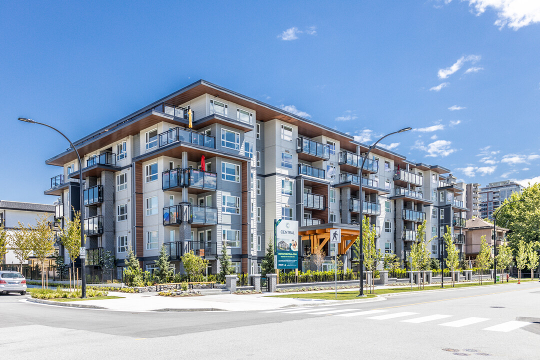 1730 Chesterfield Ave in North Vancouver, BC - Building Photo