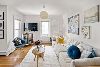 32 Harvard St in Waltham, MA - Building Photo - Building Photo