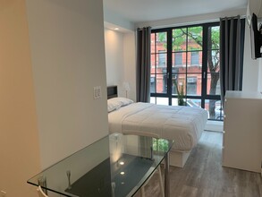 433 W 53rd St in New York, NY - Building Photo - Building Photo