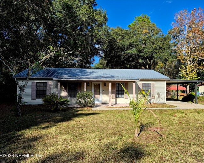 604 Holly Ln in Crescent City, FL - Building Photo - Building Photo