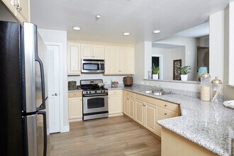 The Enclave in Palm Desert, CA - Foto de edificio - Building Photo
