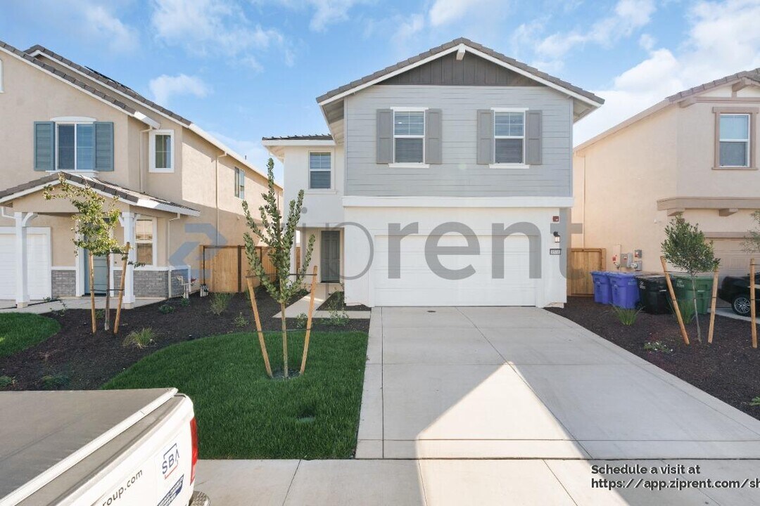 8531 Anker Wy in Elk Grove, CA - Building Photo