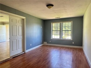 604 Old Manor Rd NW in Lilburn, GA - Building Photo - Building Photo