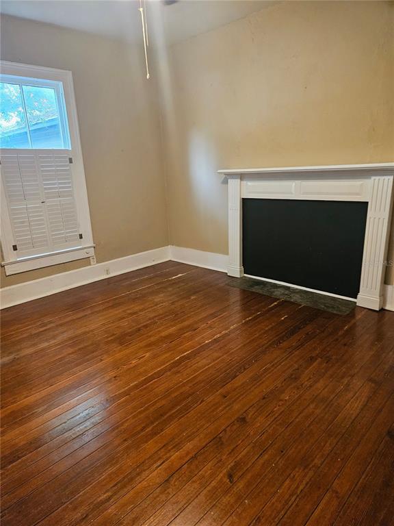 property at 725 N Westmoreland Dr