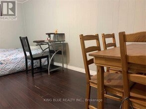 26 Deepdale Dr in Toronto, ON - Building Photo - Building Photo