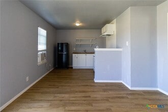118 W Avenue A in Killeen, TX - Building Photo - Building Photo