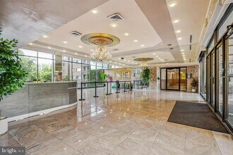 1836 Metzerott Rd in Adelphi, MD - Foto de edificio - Building Photo