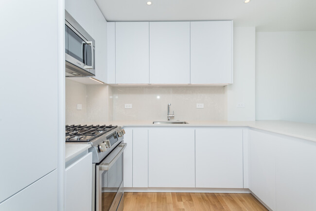 1390 Columbia Rd, Unit 12K in Boston, MA - Building Photo - Building Photo