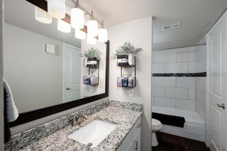 Harwood Hills in Bedford, TX - Foto de edificio - Interior Photo