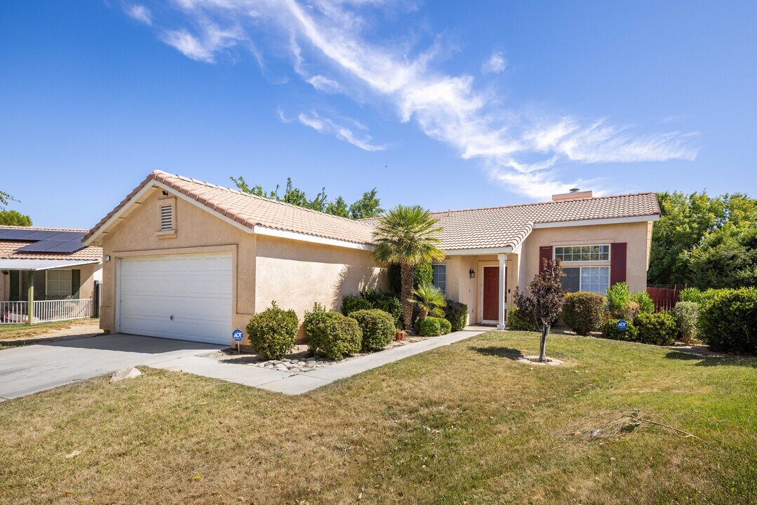 3317 Kega Ct in Lancaster, CA - Building Photo