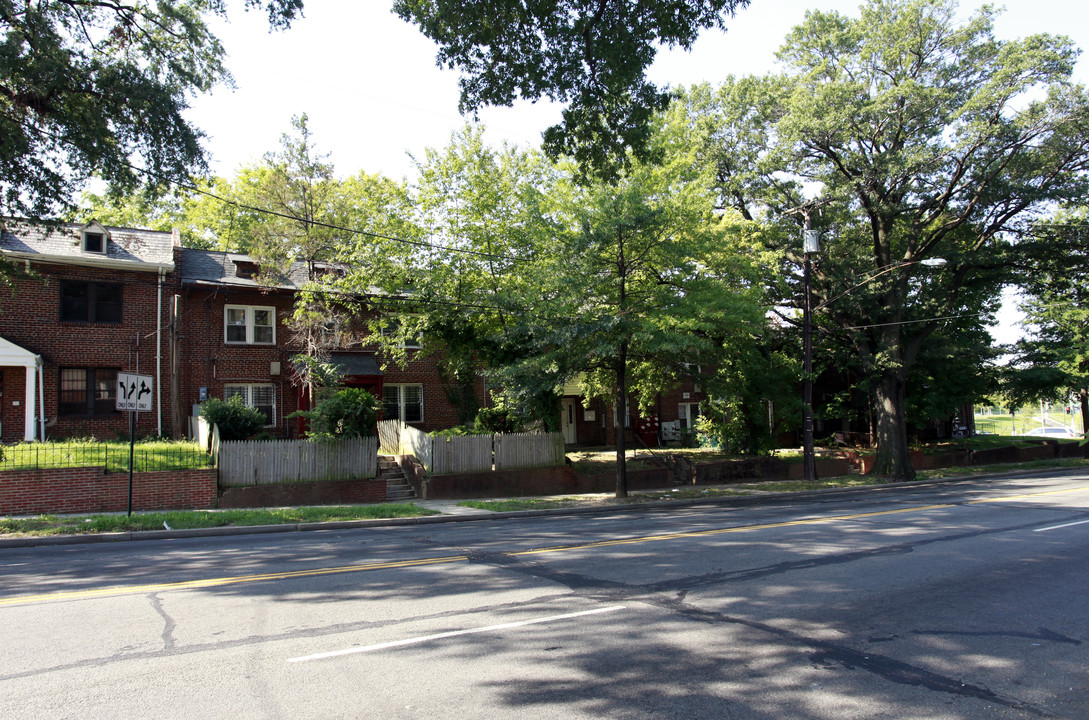 1224 Missouri Ave NW in Washington, DC - Foto de edificio