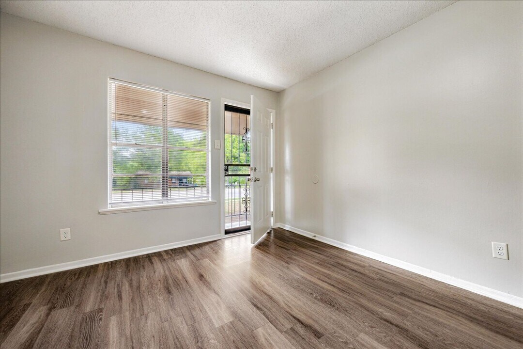 Holmes Pointe in Memphis, TN - Building Photo