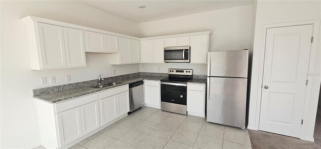 1045 Appleton St in Davenport, FL - Building Photo - Building Photo