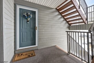 197 Robertson Way in Lincoln Park, NJ - Foto de edificio - Building Photo