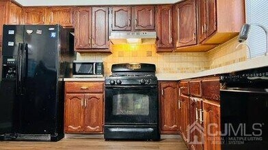 2804 Cricket Cir in Edison, NJ - Building Photo - Building Photo
