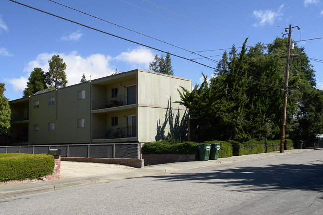950 Roble Ave in Menlo Park, CA - Foto de edificio - Building Photo