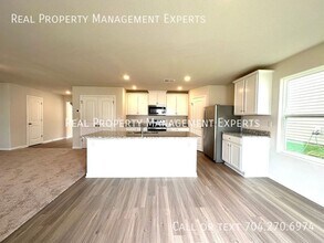 512 Hawley St in Charlotte, NC - Building Photo - Building Photo