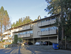 Mercer Park Apartments in Mercer Island, WA - Foto de edificio - Building Photo