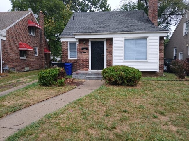 17600 Greenview Ave