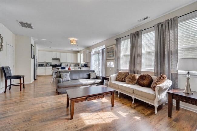 3495 Mackinac Island Ln in Raleigh, NC - Foto de edificio - Building Photo