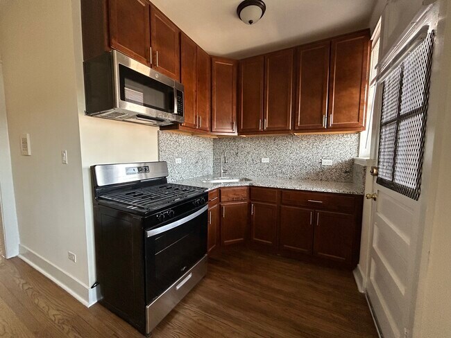 2661 N Spaulding Ave, Unit 225 in Chicago, IL - Building Photo - Building Photo