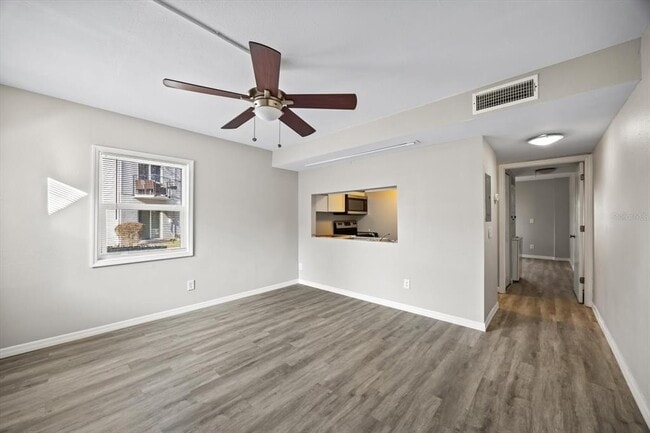7169 E Bank Dr in Tampa, FL - Building Photo - Building Photo